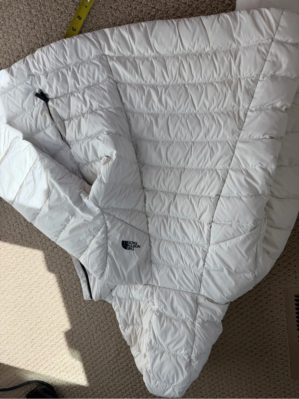 The North Face Women's White Quilted Puffer Jacket with Hood